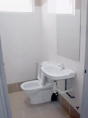 ユニットB共用シャワー・トイレ