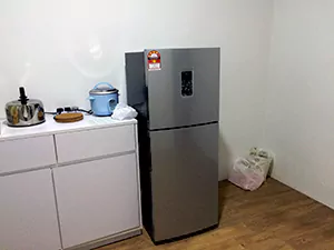 １階共用キッチン(冷蔵庫２)