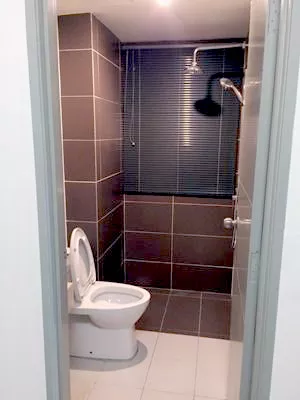 部屋大(2人部屋)専用シャワー・トイレ