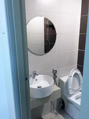 部屋大(2人部屋)専用シャワー・トイレ