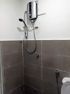 ２階共用シャワー・トイレ２