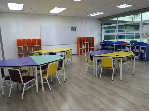 小学校低学年教室