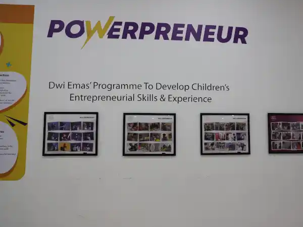 起業家精神を通して生徒の能力開発を行っています。