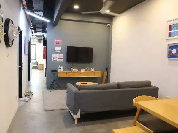 ラウンジ